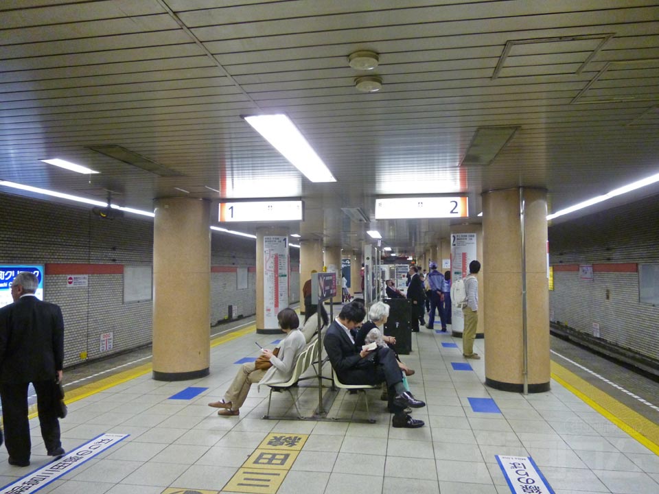 都営地下鉄三田駅ホーム(浅草線)