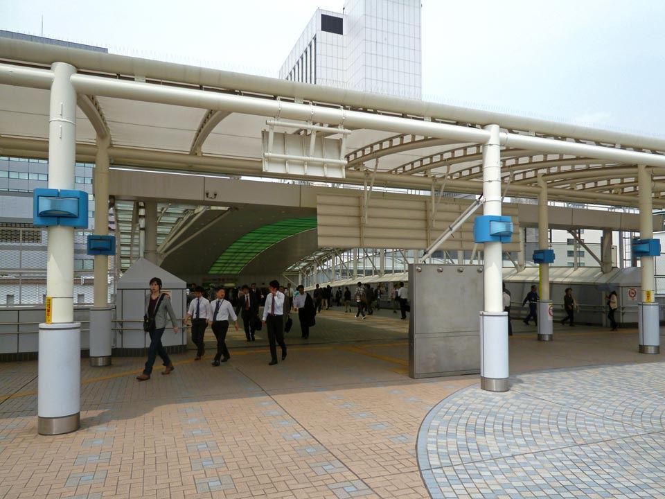 JR田町駅芝浦口(東口)