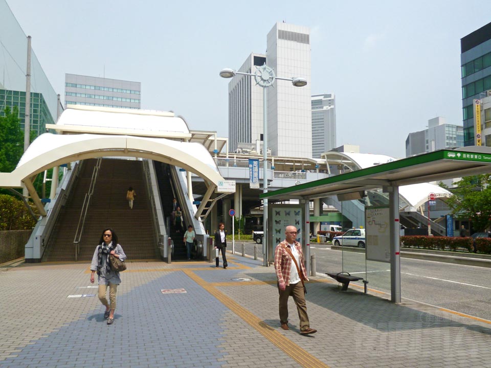 JR田町駅芝浦口(東口)前