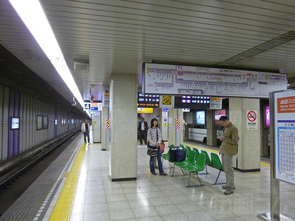京成上野駅ホーム