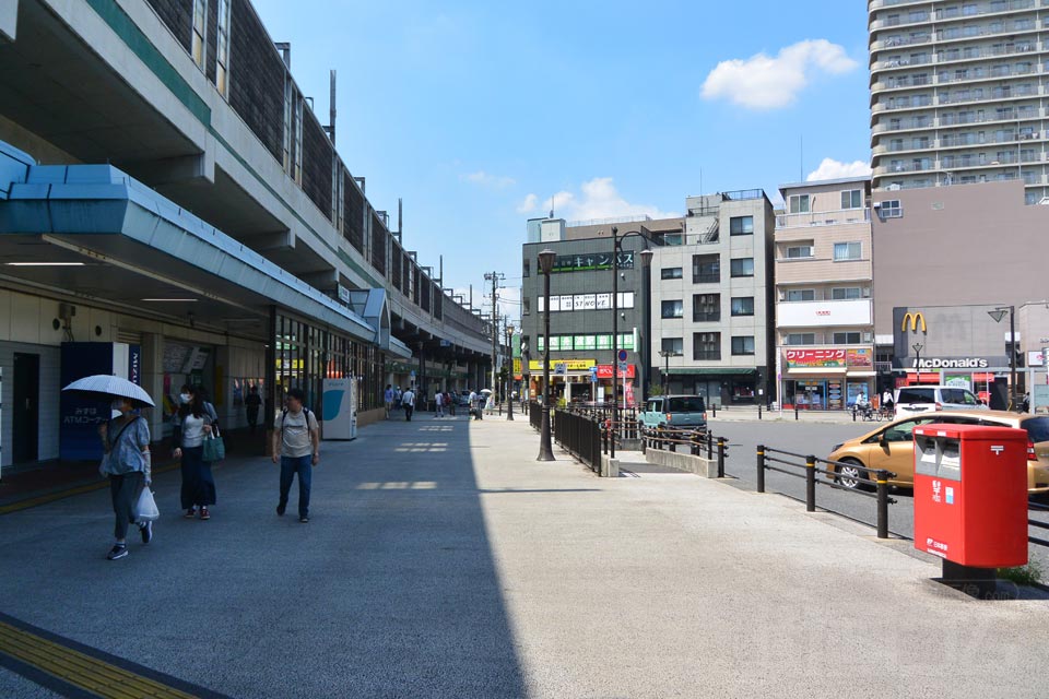 JR浮間舟渡駅前