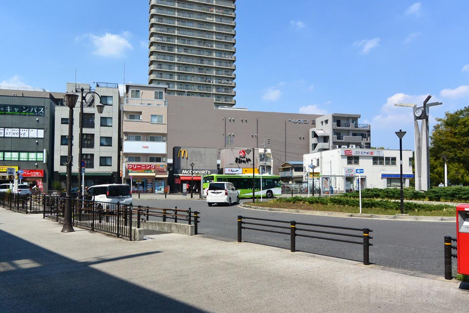 JR浮間舟渡駅前