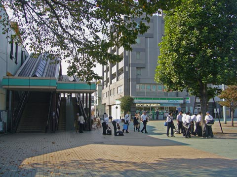 JR秋川駅北口写真画像
