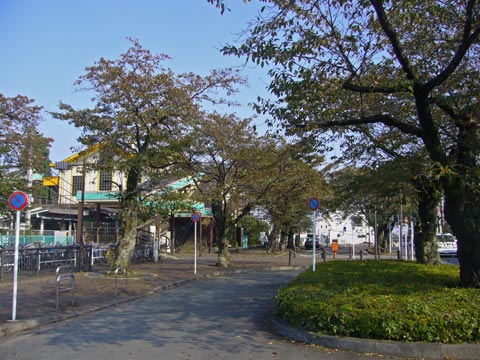JR秋川駅南口前写真画像