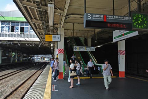 JR府中本町駅ホーム(JR武蔵野線)写真画像