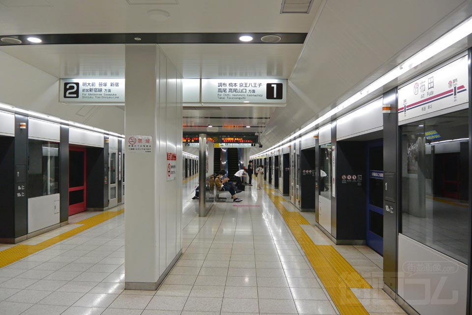 京王布田駅ホーム(京王線)