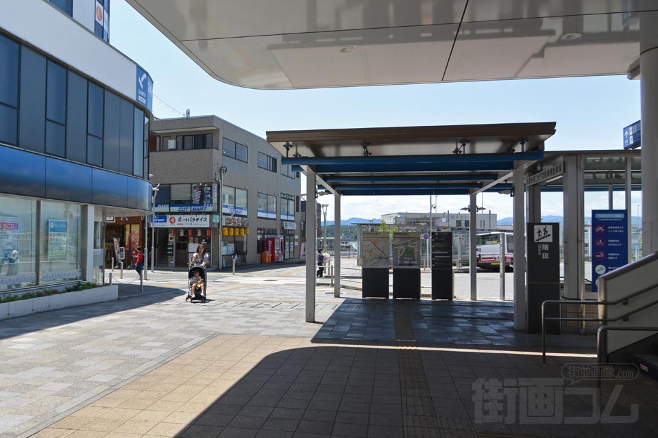 JR・西武拝島駅南口