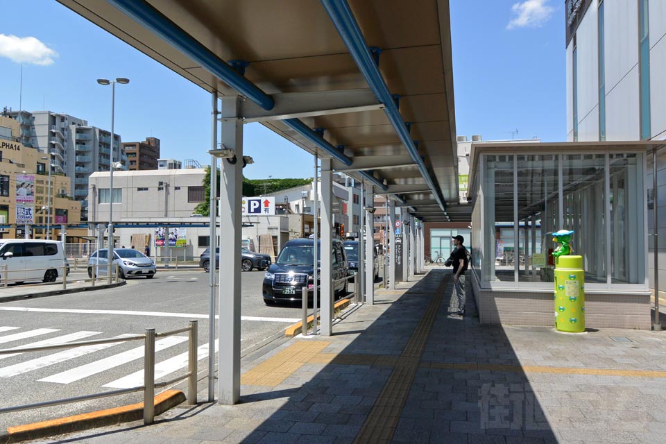 JR・西武拝島駅南口