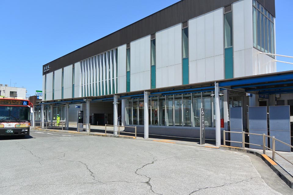 JR・西武拝島駅南口