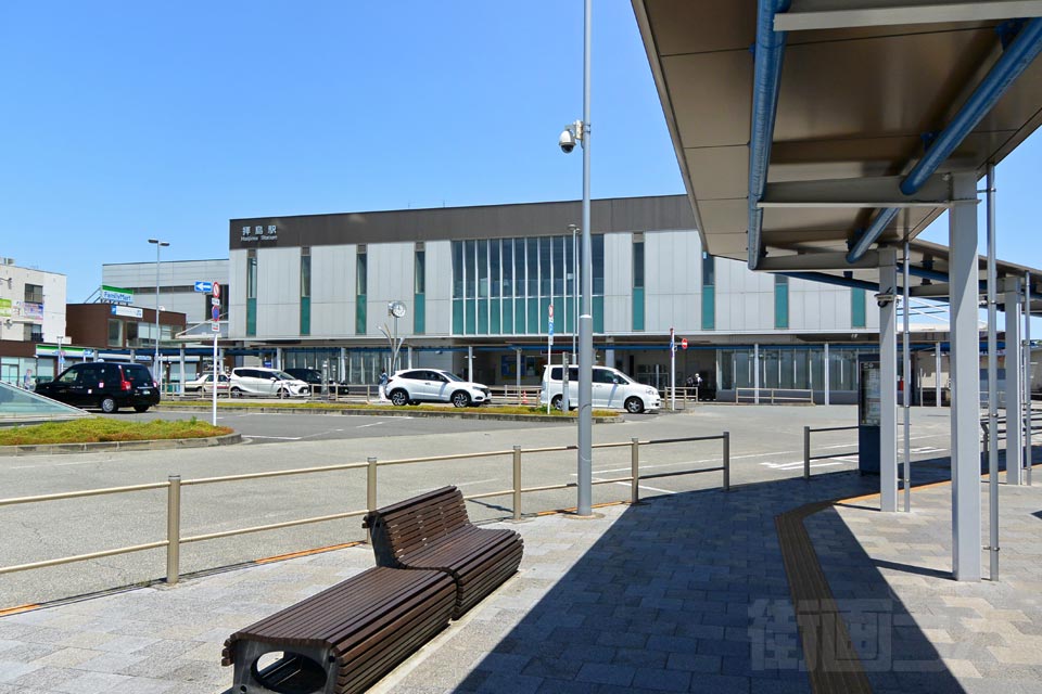 JR・西武拝島駅南口
