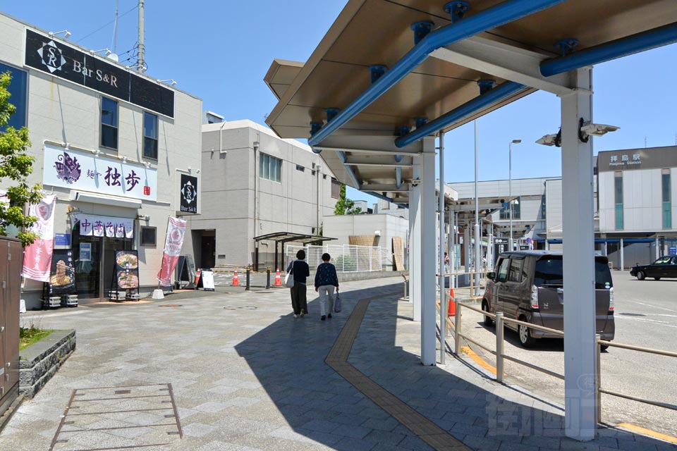 JR・西武拝島駅南口