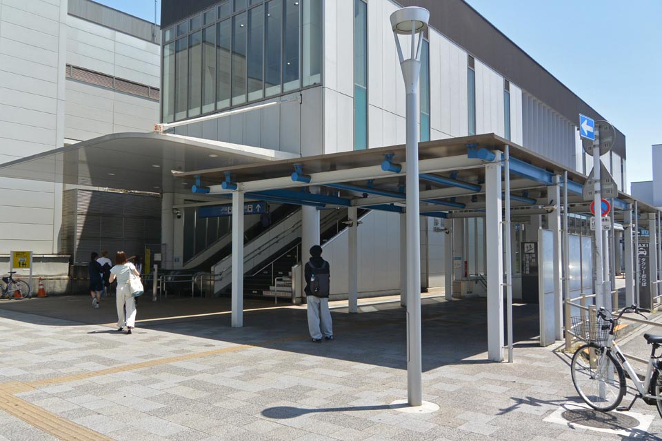 JR・西武拝島駅南口