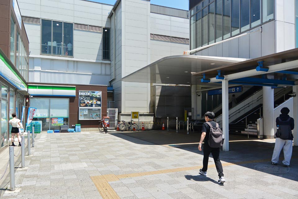 JR・西武拝島駅南口