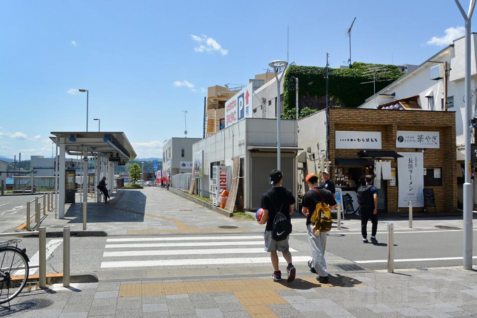 JR・西武拝島駅南口