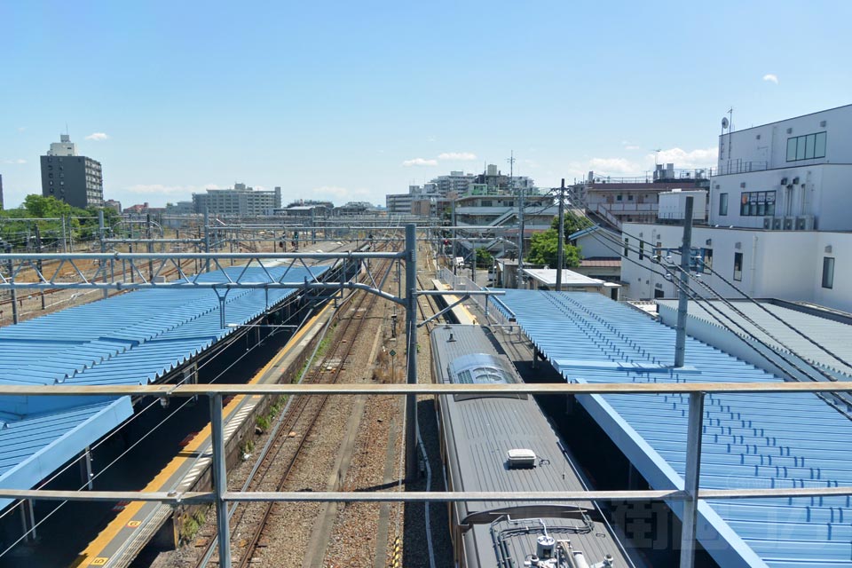 JR・西武拝島駅ホーム
