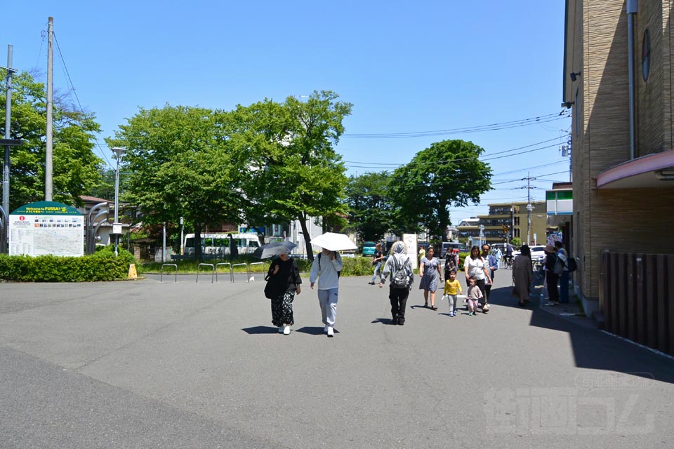 JR・西武拝島駅北口
