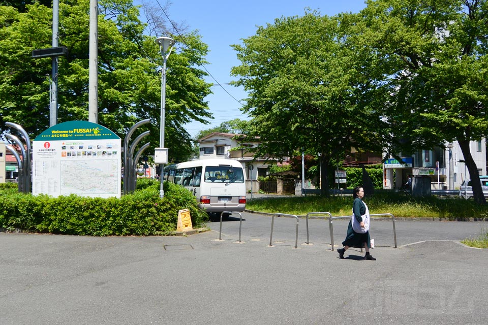 JR・西武拝島駅北口