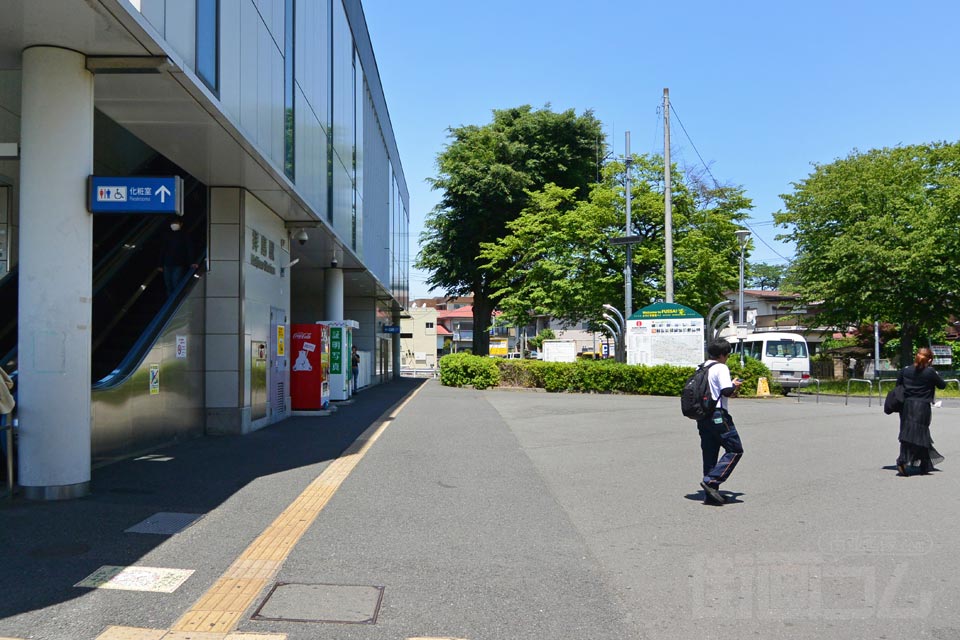 JR・西武拝島駅北口