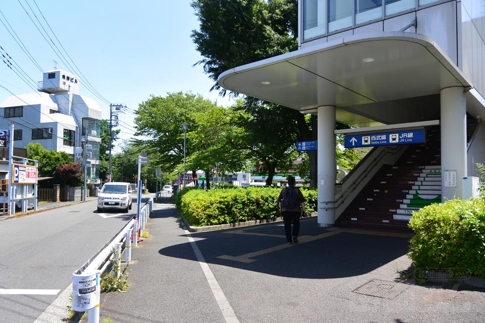 JR・西武拝島駅北口