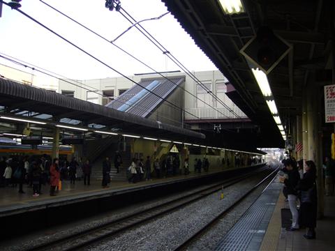 JR国分寺駅ホーム(JR中央線)写真画像