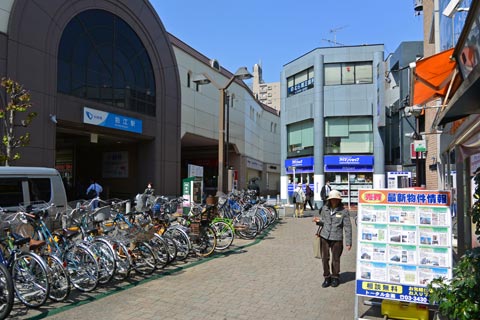 小田急狛江駅南口前写真画像