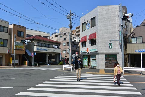 狛江市役所前交差点写真画像