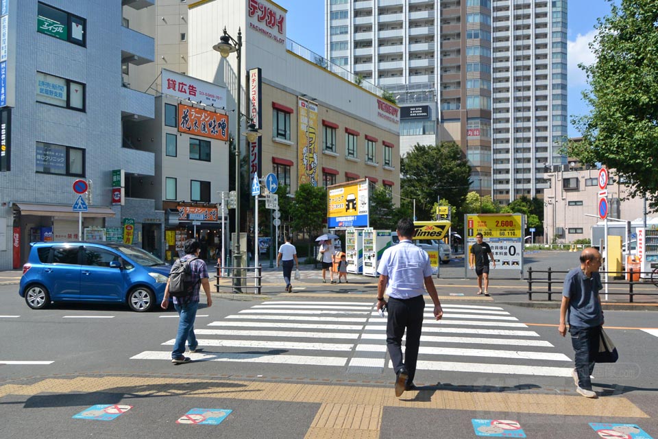 JR三鷹駅北口前