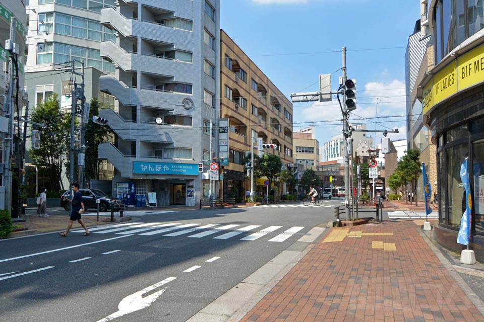 三鷹駅前郵便局交差点