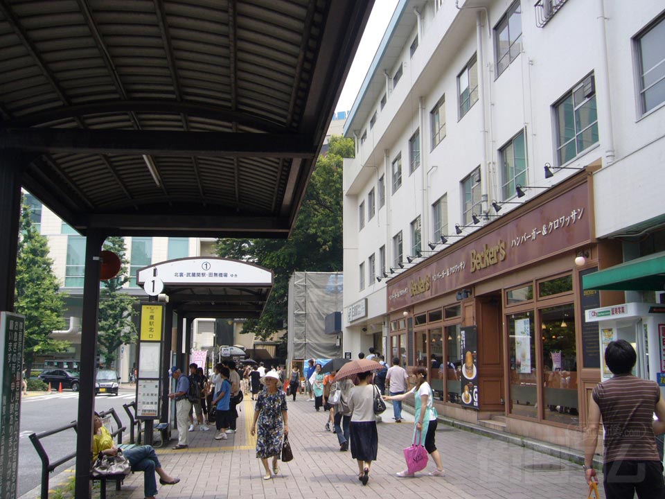 JR三鷹駅北口