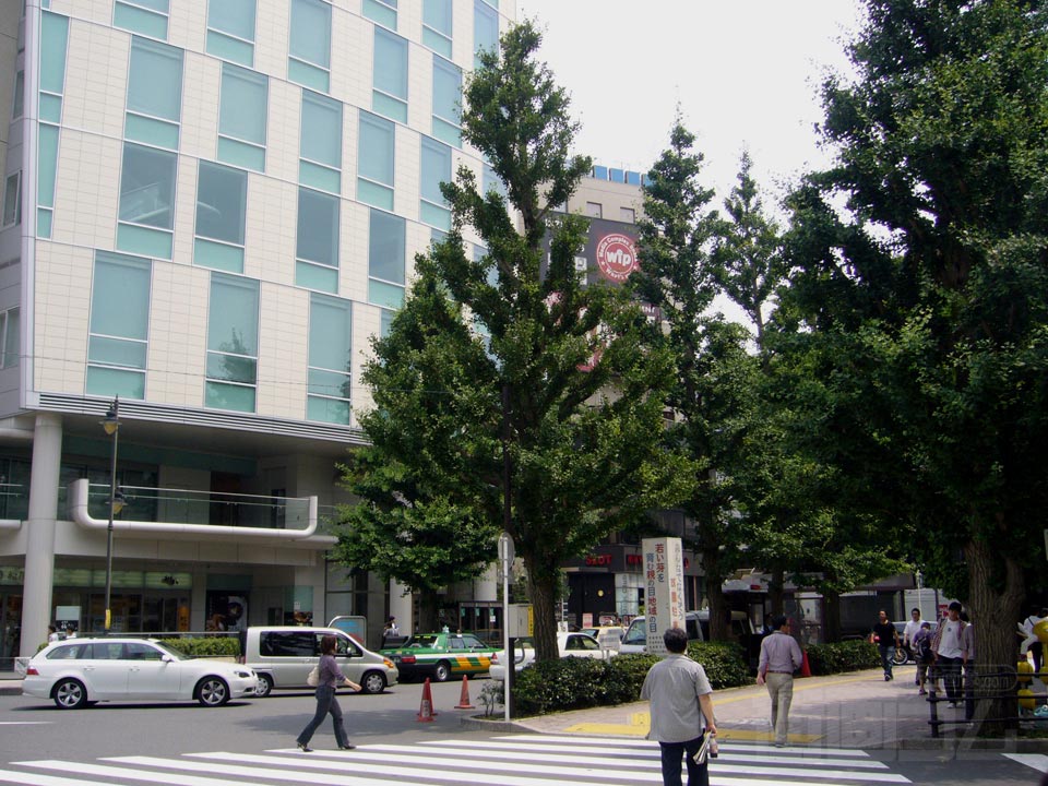 JR三鷹駅北口