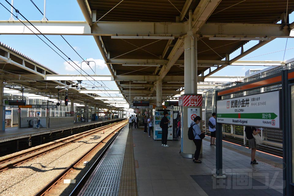 JR武蔵小金井駅ホーム(JR中央線快速)