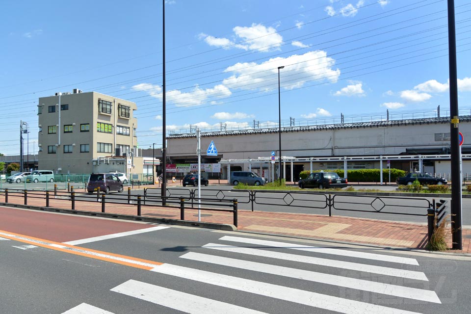 西武武蔵砂川駅前