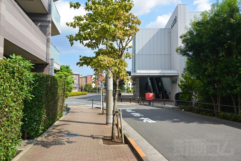 JR西府駅北口前