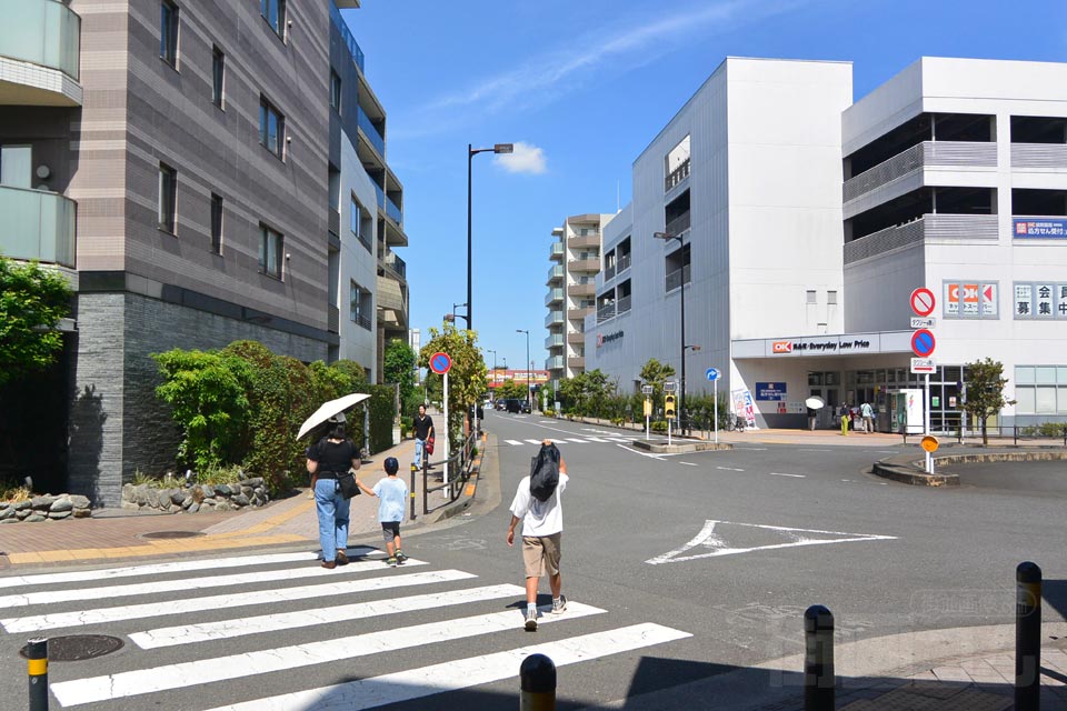 JR西府駅北口前