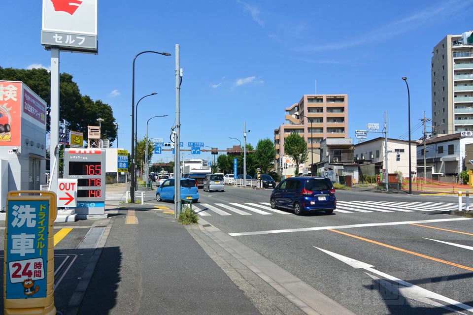 西府駅入口交差点