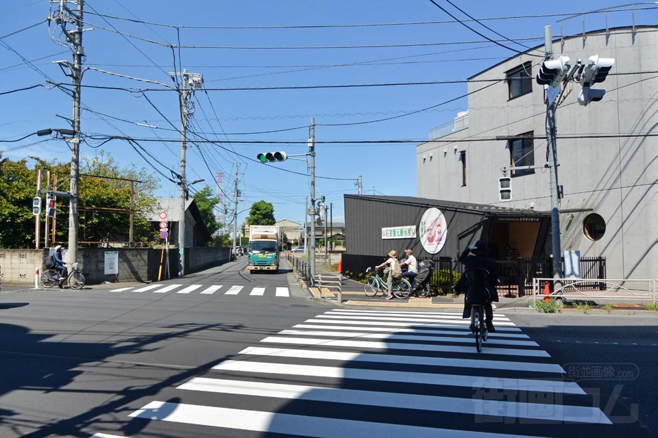 西府町二丁目交差点