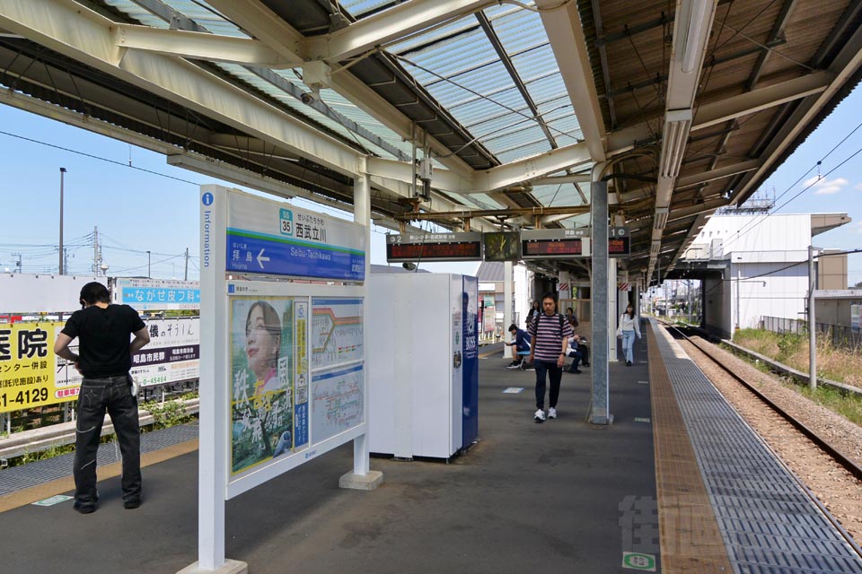 西武立川駅ホーム(西武拝島線)