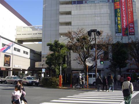 京王聖蹟桜ヶ丘駅西口写真画像
