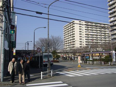 JR・京王高尾駅南口前写真画像