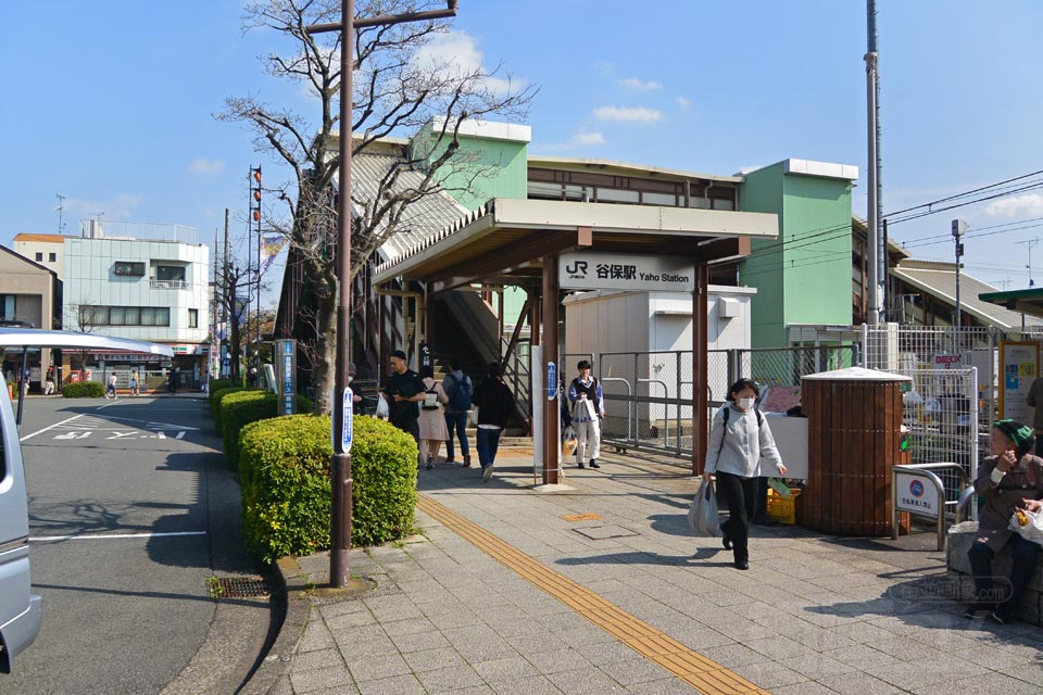 JR谷保駅北口