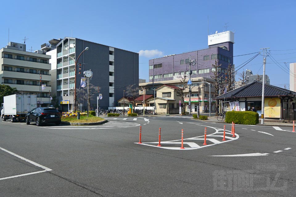 JR谷保駅北口