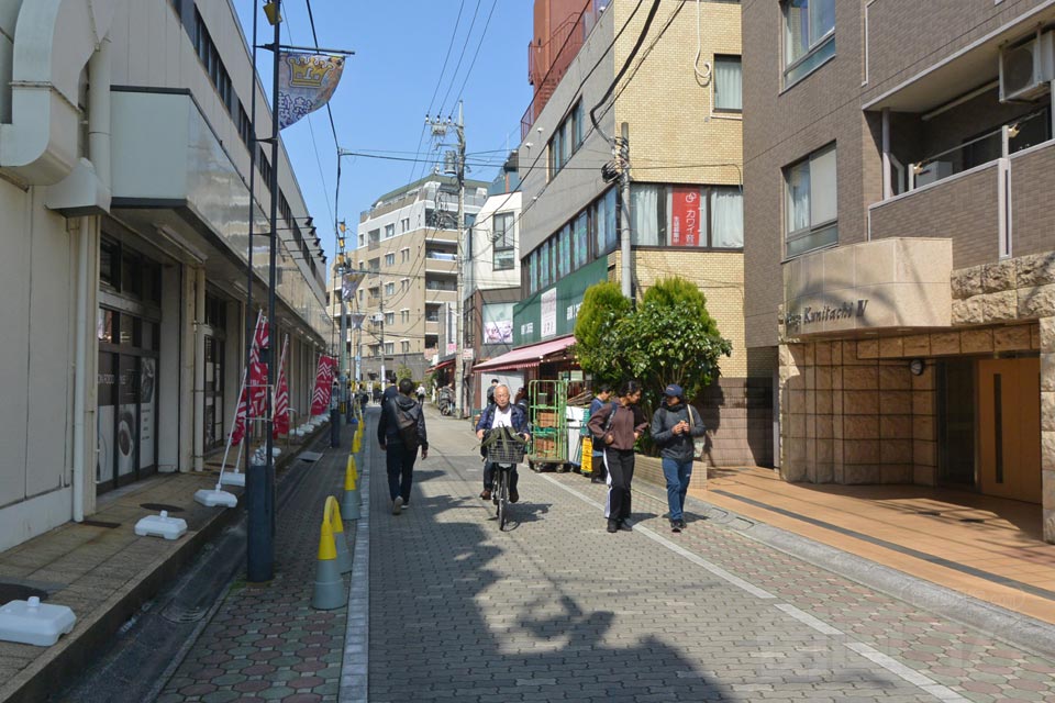 谷保駅北口商店街