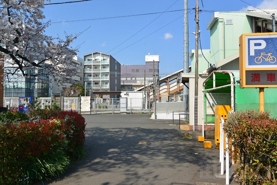JR谷保駅南口