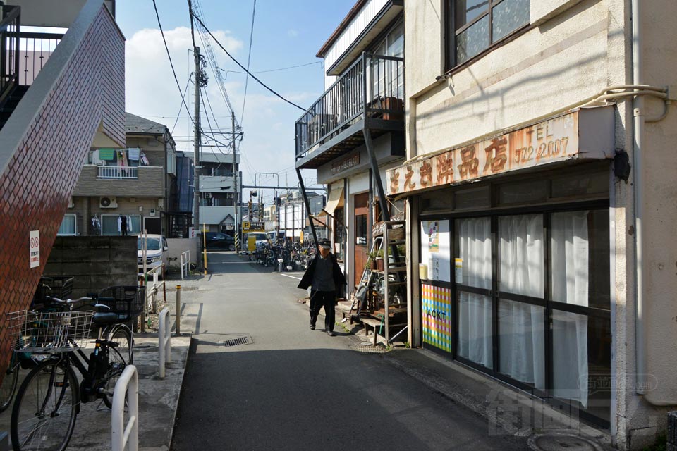 JR谷保駅南口