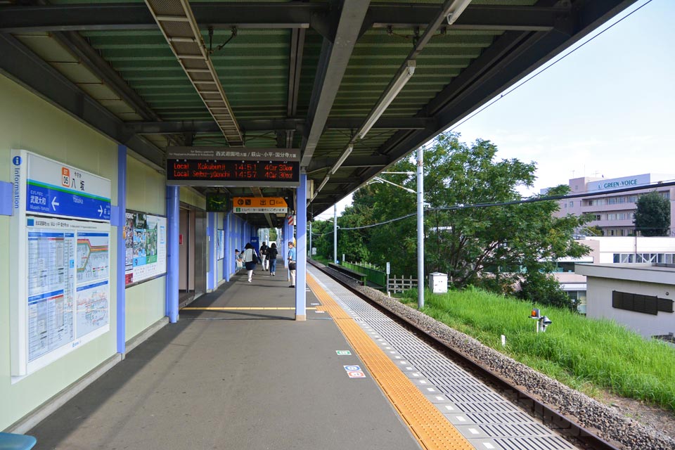 西武八坂駅ホーム(西武多摩湖線)