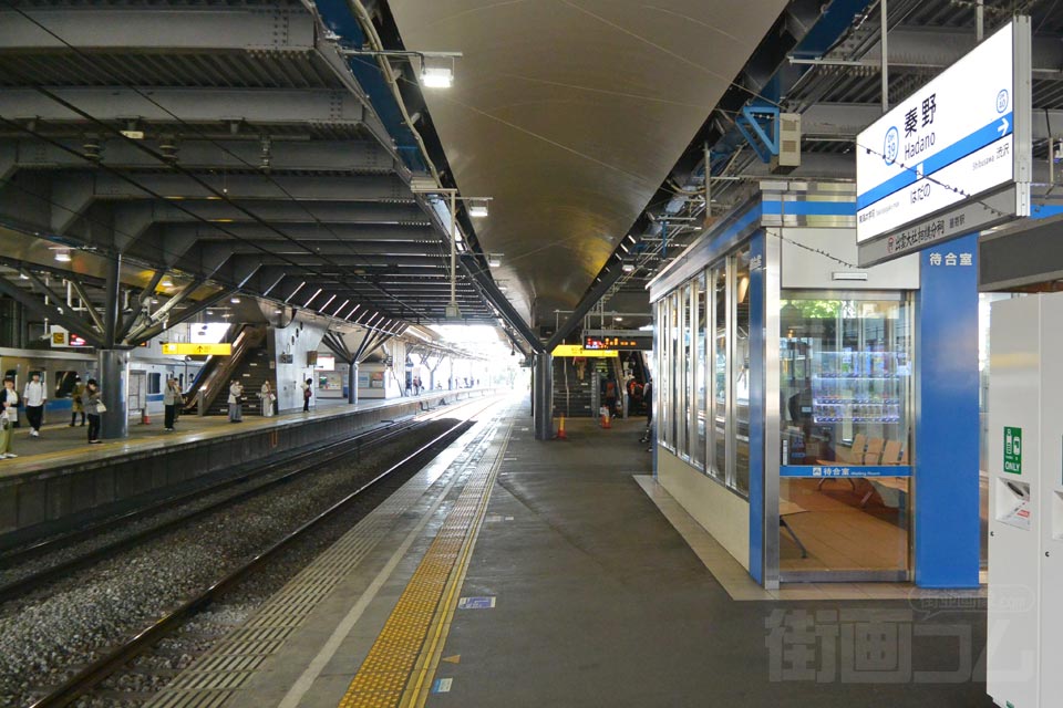 小田急秦野駅ホーム（小田原線）