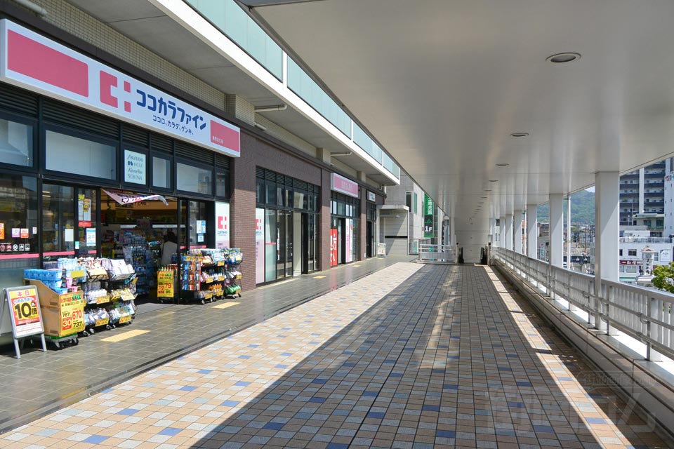 小田急秦野駅北口前