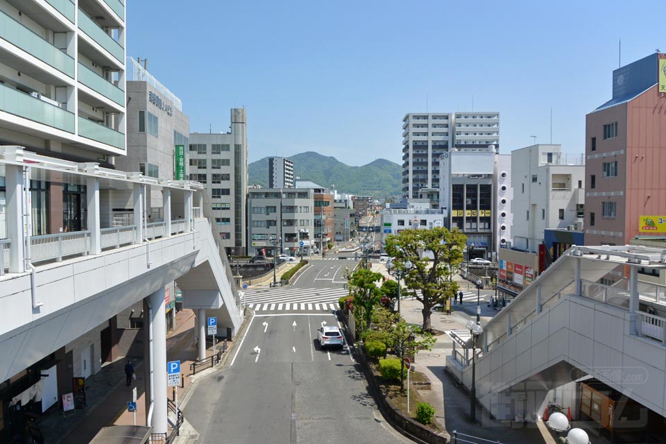 小田急秦野駅北口前