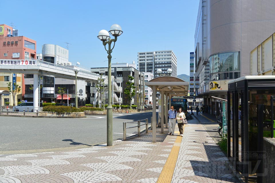 小田急秦野駅北口前