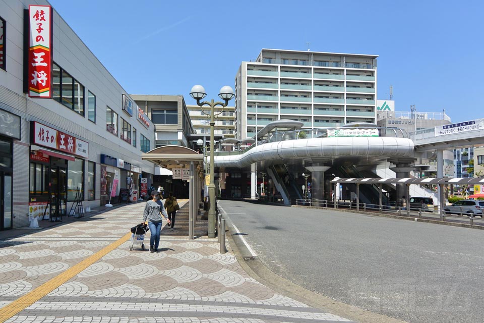 小田急秦野駅北口前